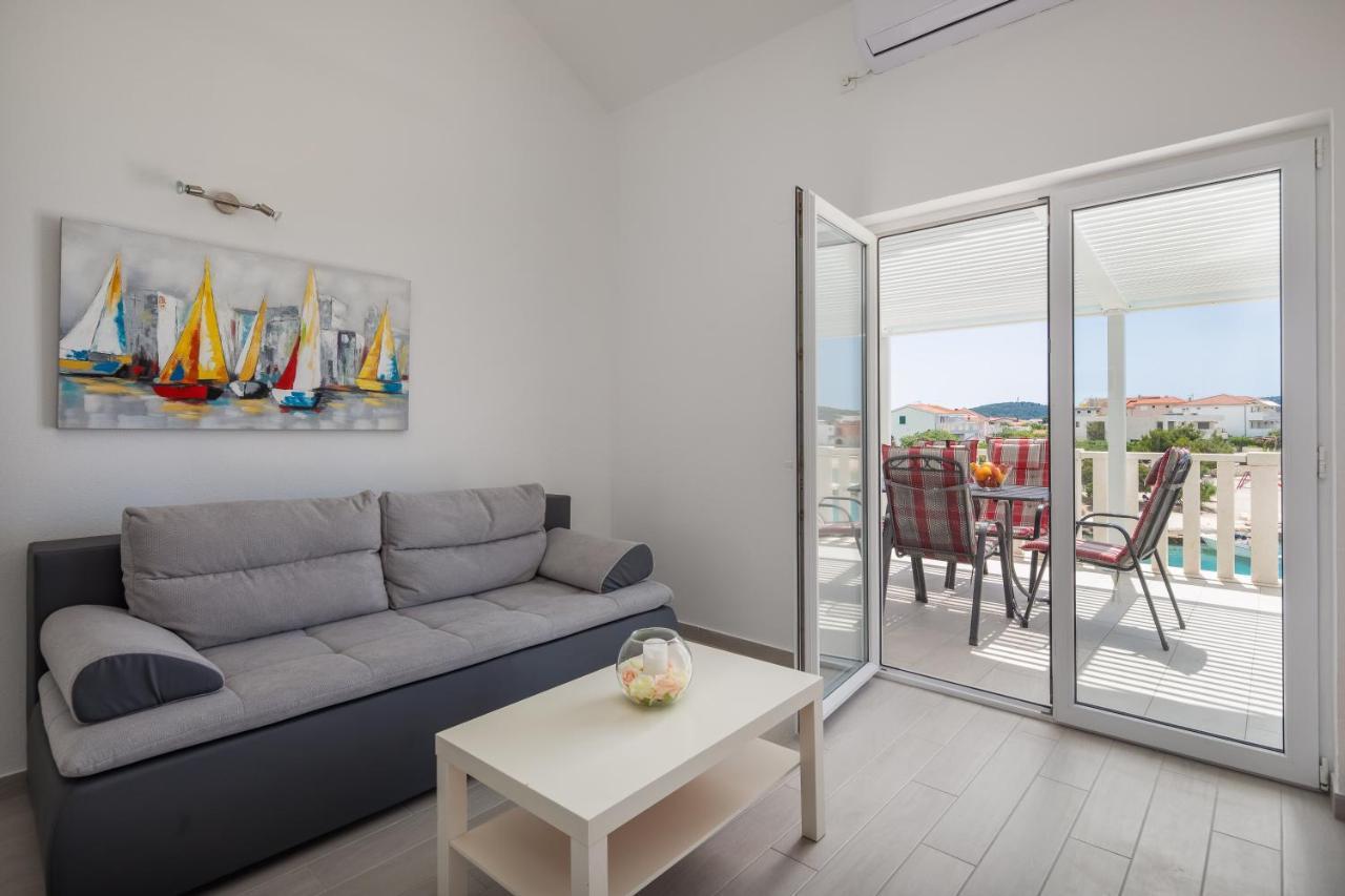Vila Blanka Apartments Rogoznica  Bagian luar foto