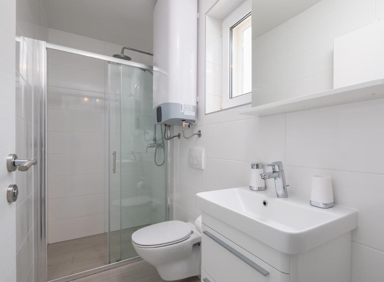 Vila Blanka Apartments Rogoznica  Bagian luar foto