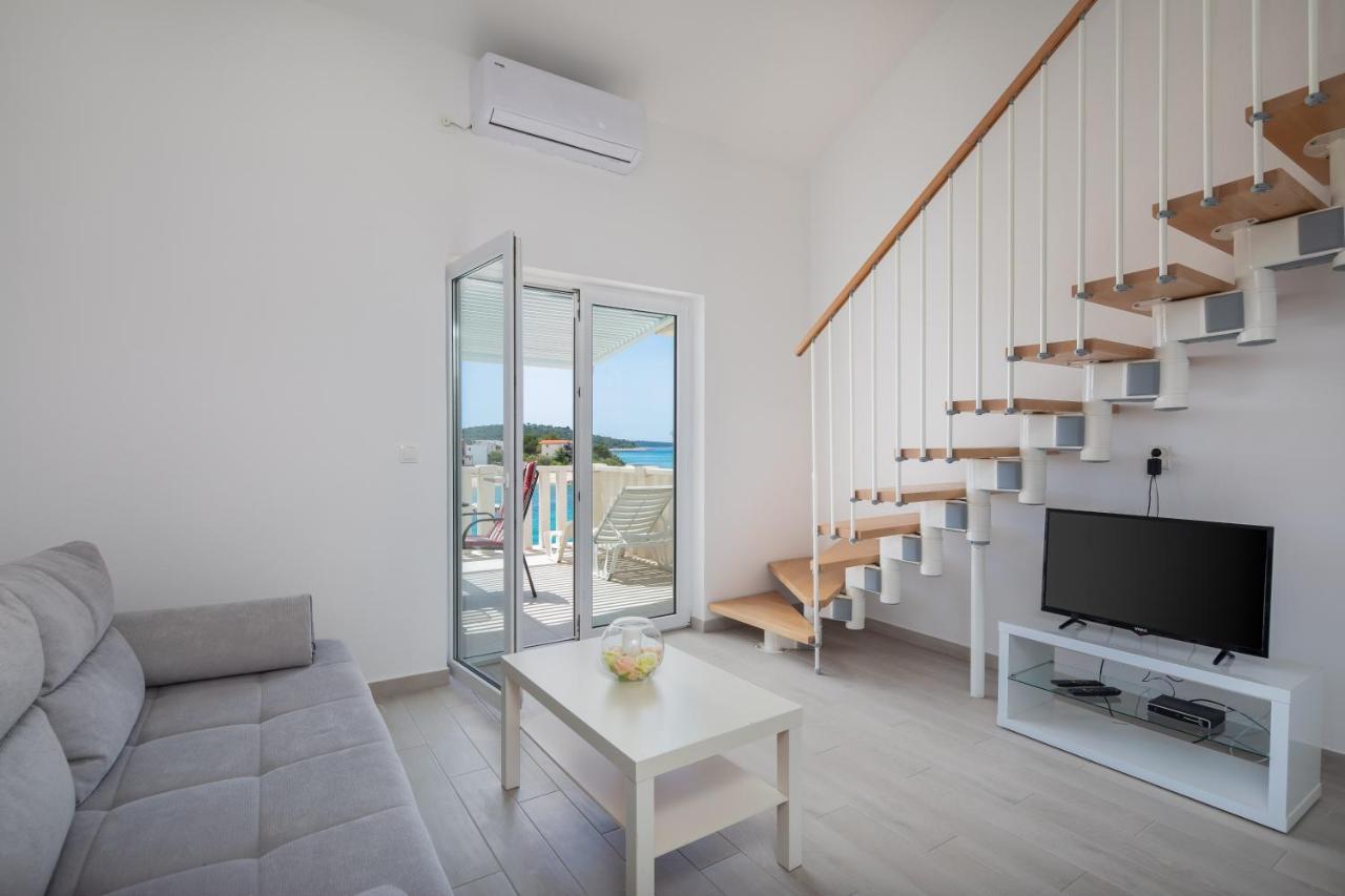 Vila Blanka Apartments Rogoznica  Bagian luar foto