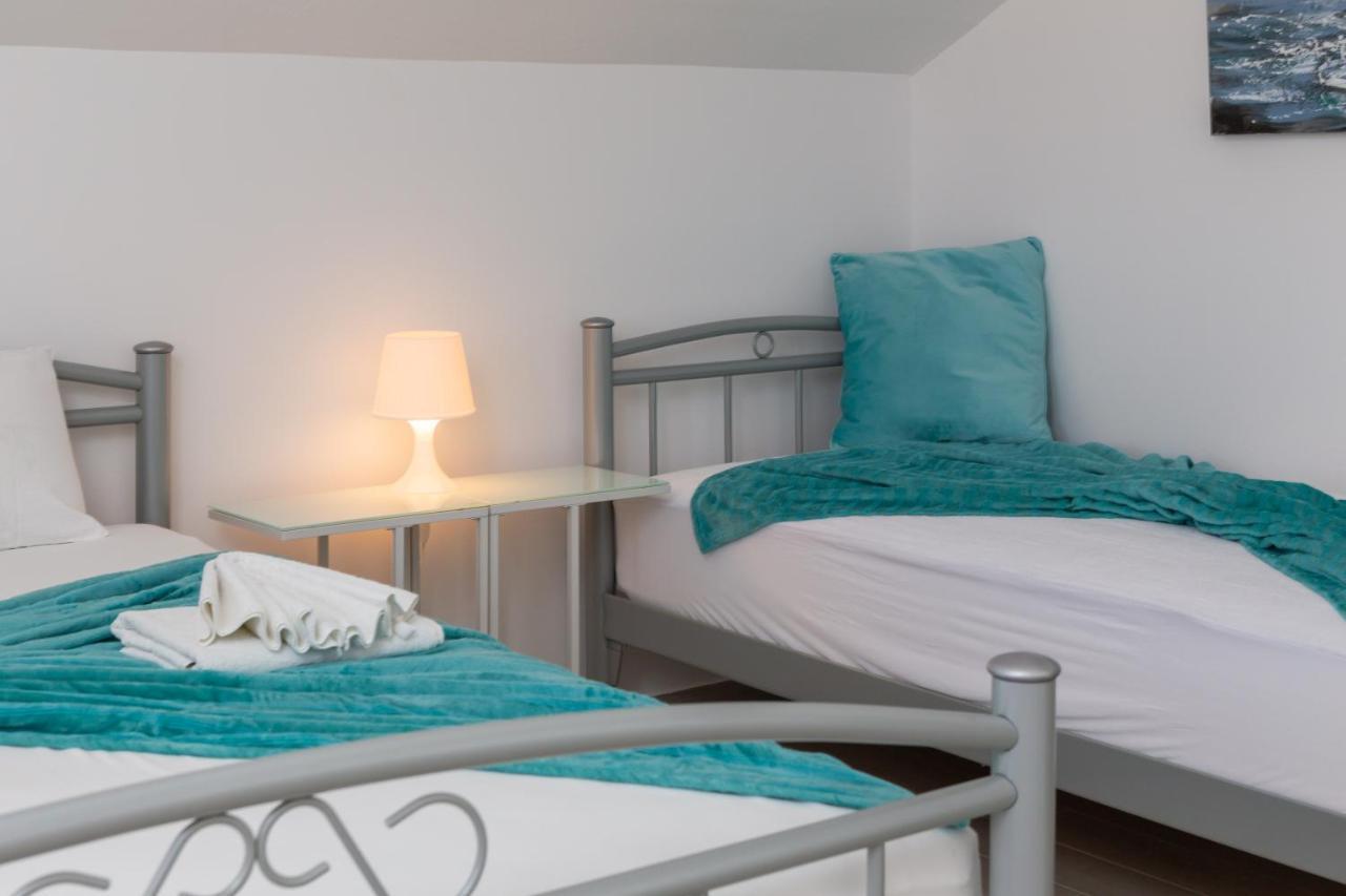 Vila Blanka Apartments Rogoznica  Bagian luar foto
