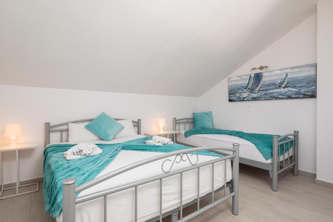 Vila Blanka Apartments Rogoznica  Bagian luar foto
