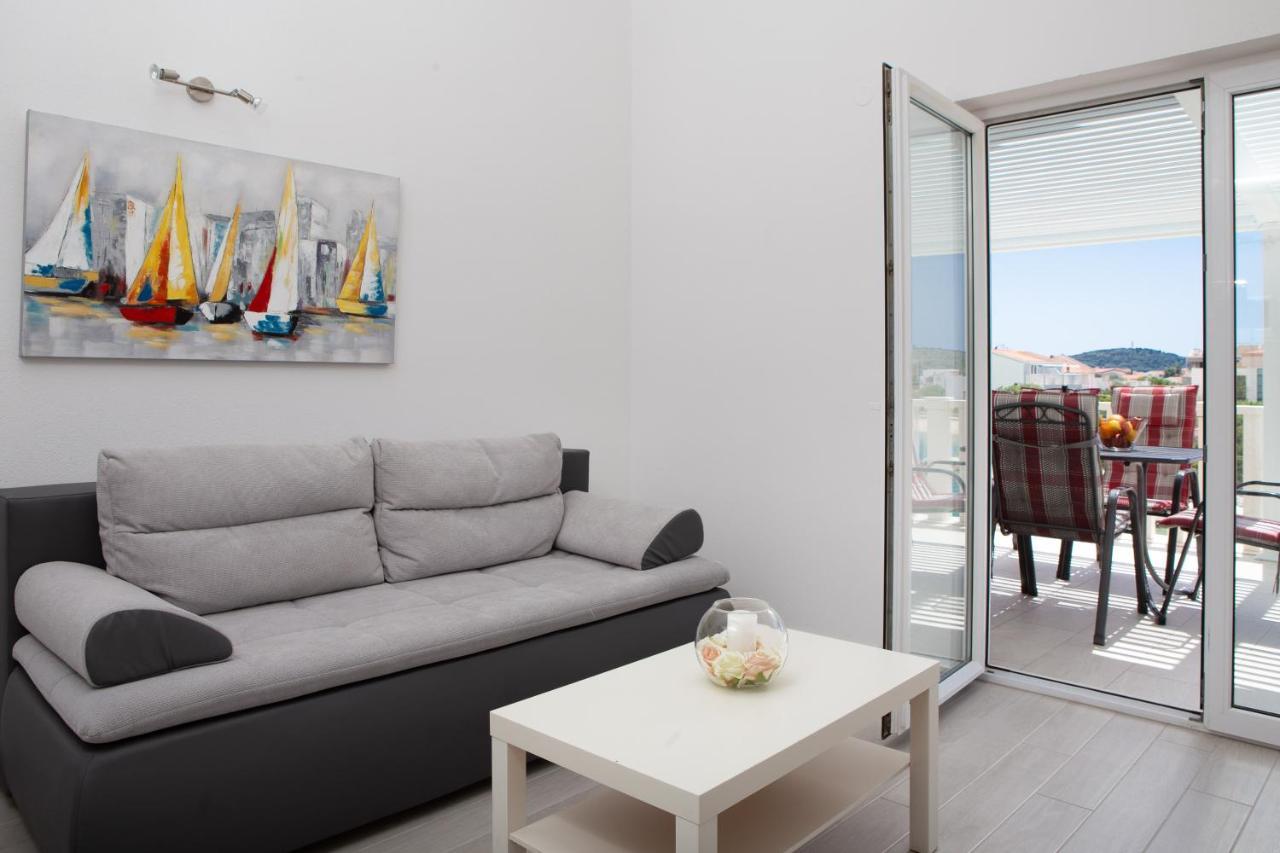 Vila Blanka Apartments Rogoznica  Bagian luar foto