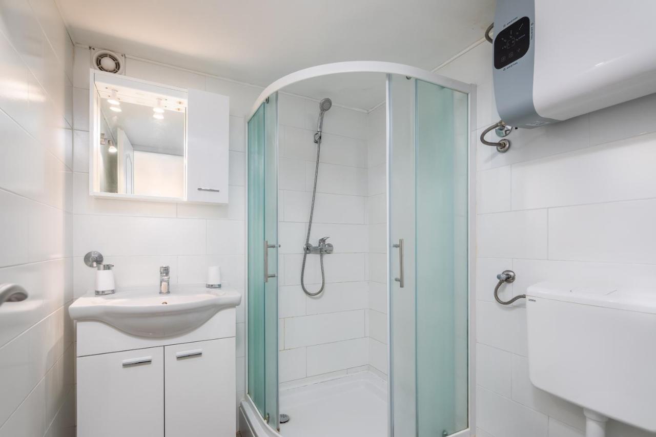 Vila Blanka Apartments Rogoznica  Bagian luar foto
